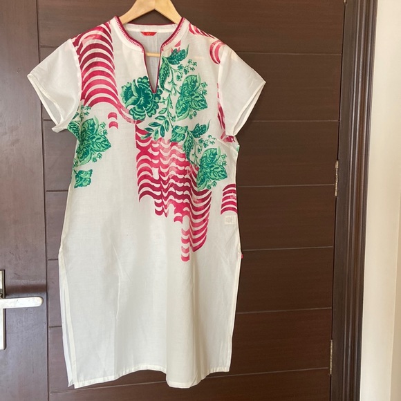 W (New without tag) off white printed short kurta, size (16) xxl - Picture 2 of 5